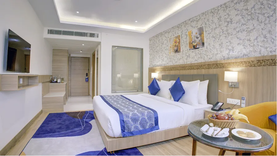 Club King Room
